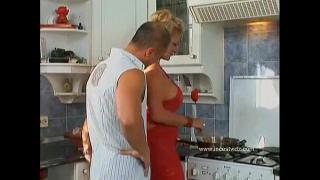 Сын попробовал на вкус пизду матери