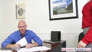 Групповая оргия развратных молоденьких студенток с крепкими парнями