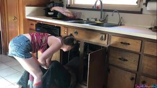 Сантехник трахнул клиентку