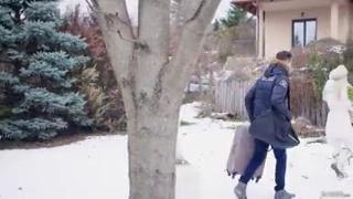 Рыжеволосая секретарша трахается с боссом
